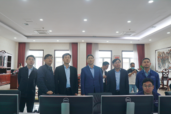 济南市钢城区委副书记、区长程学锋一行莅临芜湖海创参观调研